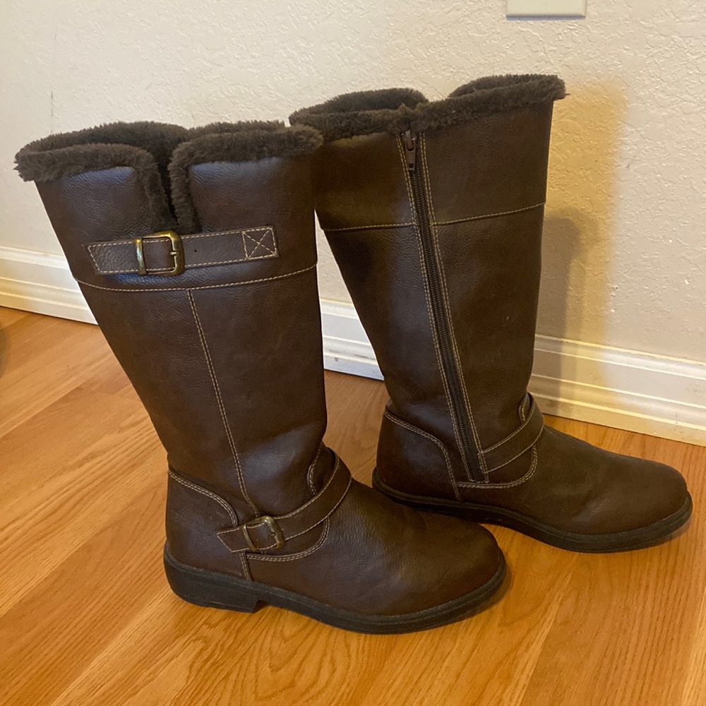 Brown Boots with fur inside